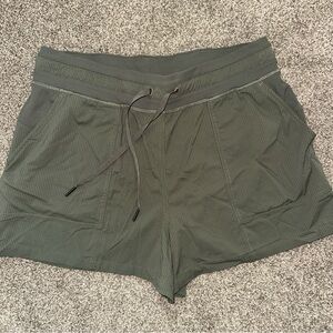Lululemon Dance Studio High-Rise Short 3.5" Army Green 10